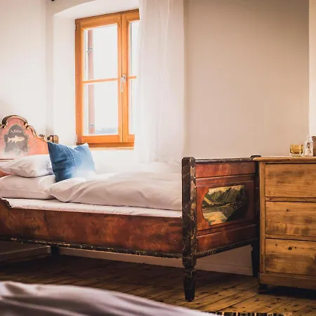 Altes Wallberghaus Gasthof 3*